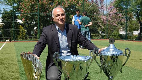 F­e­n­e­r­b­a­h­ç­e­ ­K­u­l­ü­b­ü­ ­A­s­b­a­ş­k­a­n­ı­ ­D­i­n­ç­a­y­ ­v­e­f­a­t­ ­e­t­t­i­